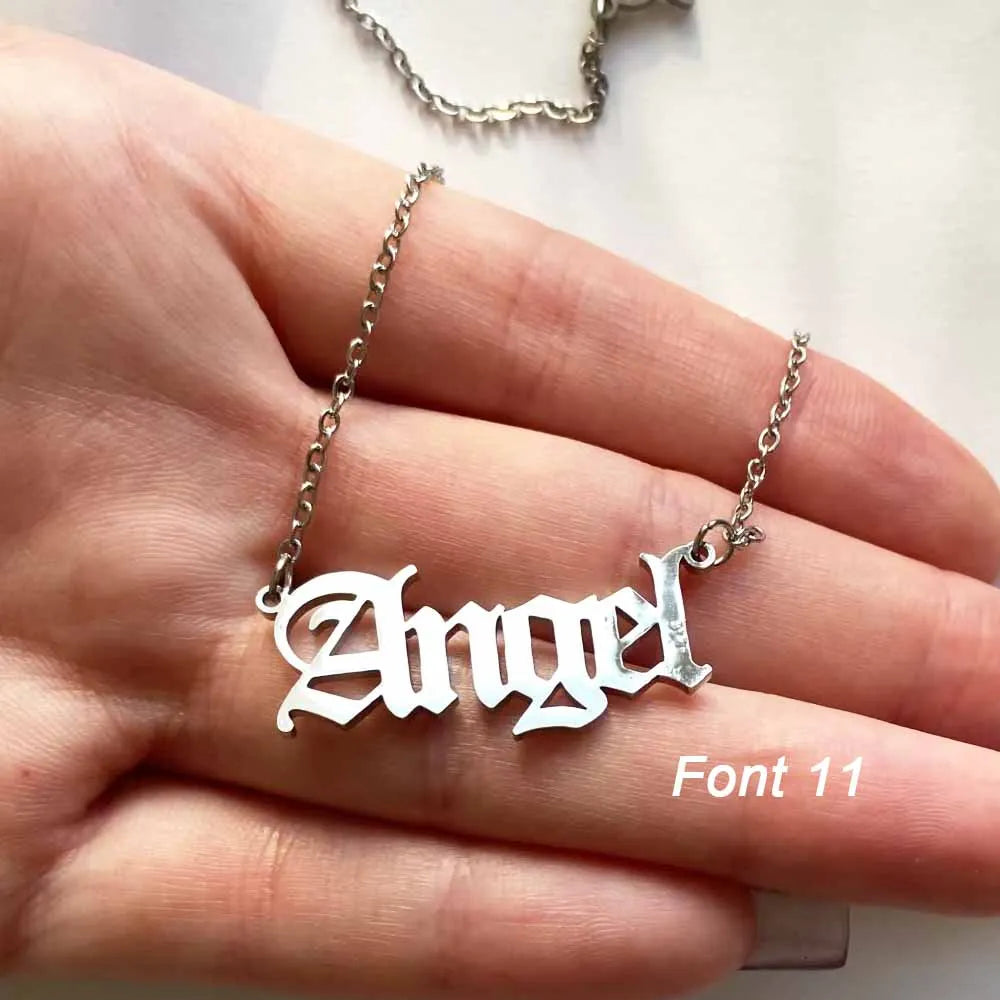 Élan Signature Name Necklace