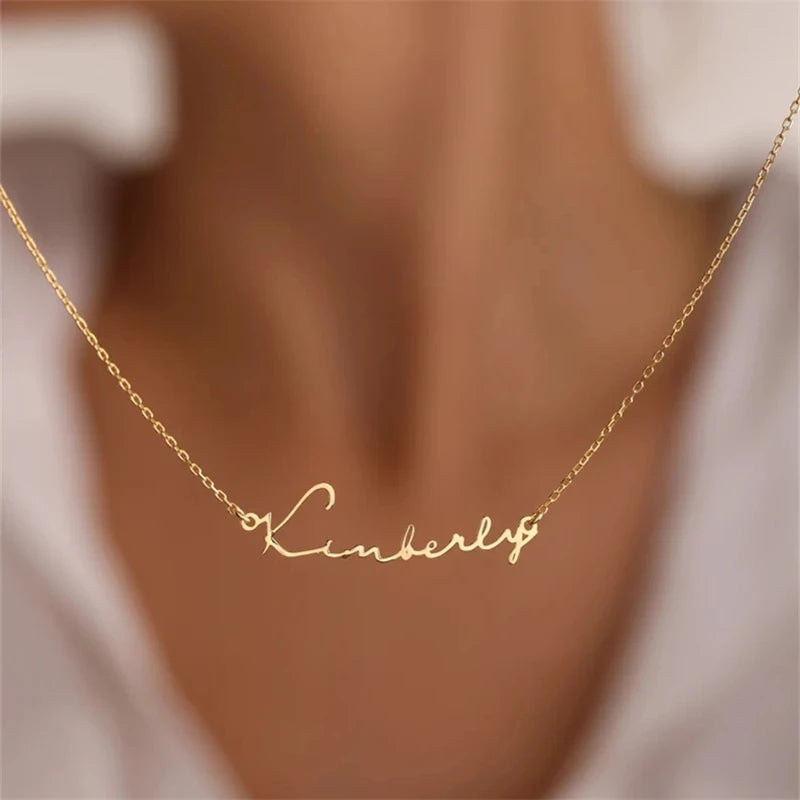 Élan Signature Name Necklace
